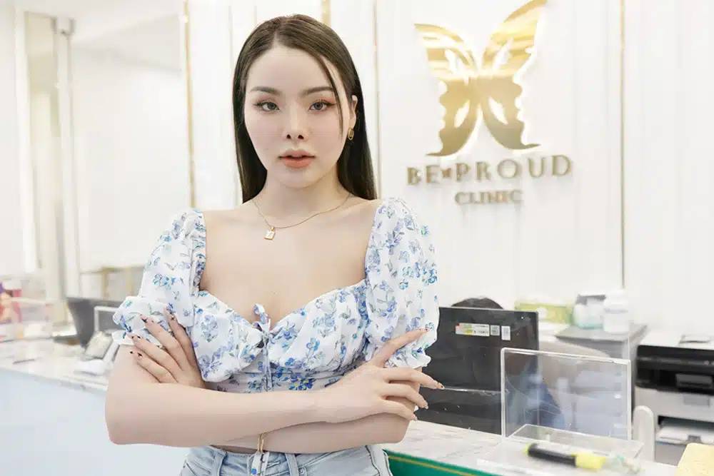 ฉีดฟิลเลอร์ปากสายฝอ. ปากอวบอิ่ม